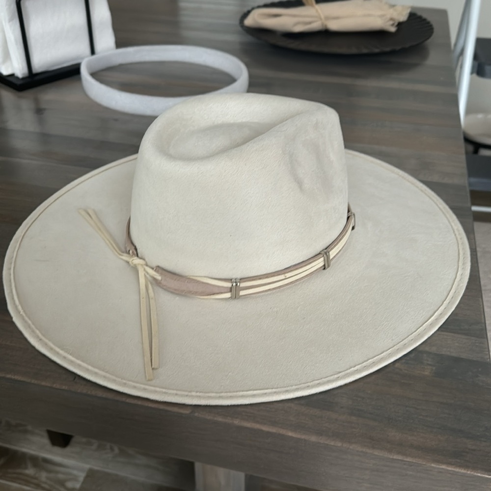 Brand new fashion hat nwt